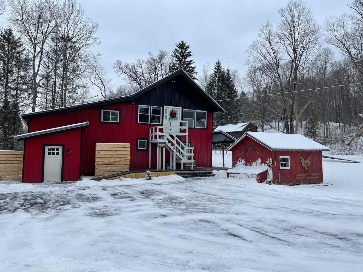 Froggy Goggle Barn Apartment Marathon Exterior photo