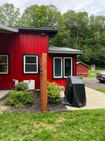 Froggy Goggle Barn Apartment Marathon Exterior photo